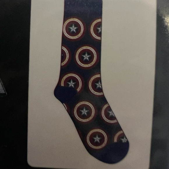🆕Marvel Captain America Crew Socks | Brave New World Edition | Size 9-13 - Picture 2 of 3
